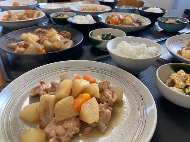 こんにちは！毎度ありがとうございます😊和と話(わとわ)食堂です🍚最近の手づくりお昼ごはんです🏠😊#和と話 #生活介護事業所 #福祉 #障がい福祉 #ウェルビーイング #箕面市 #牧落 #箕面すたぐらむ  #地域活性化 #コミュニティスペース #精神 #ひきこもり #あきらめない心 #笑顔 #仲間  #居場所 #私は私#コミュニケーション #ライフデザイン #サスティナブル #自然と暮らす #アニマルウェルフェア #フードロス #食べることは生きること #お昼ごはん #手づくり #スパイスカレー #野菜 #和食 お昼12時みんなの#いただきます の声が元気な和と話より🌈🏠